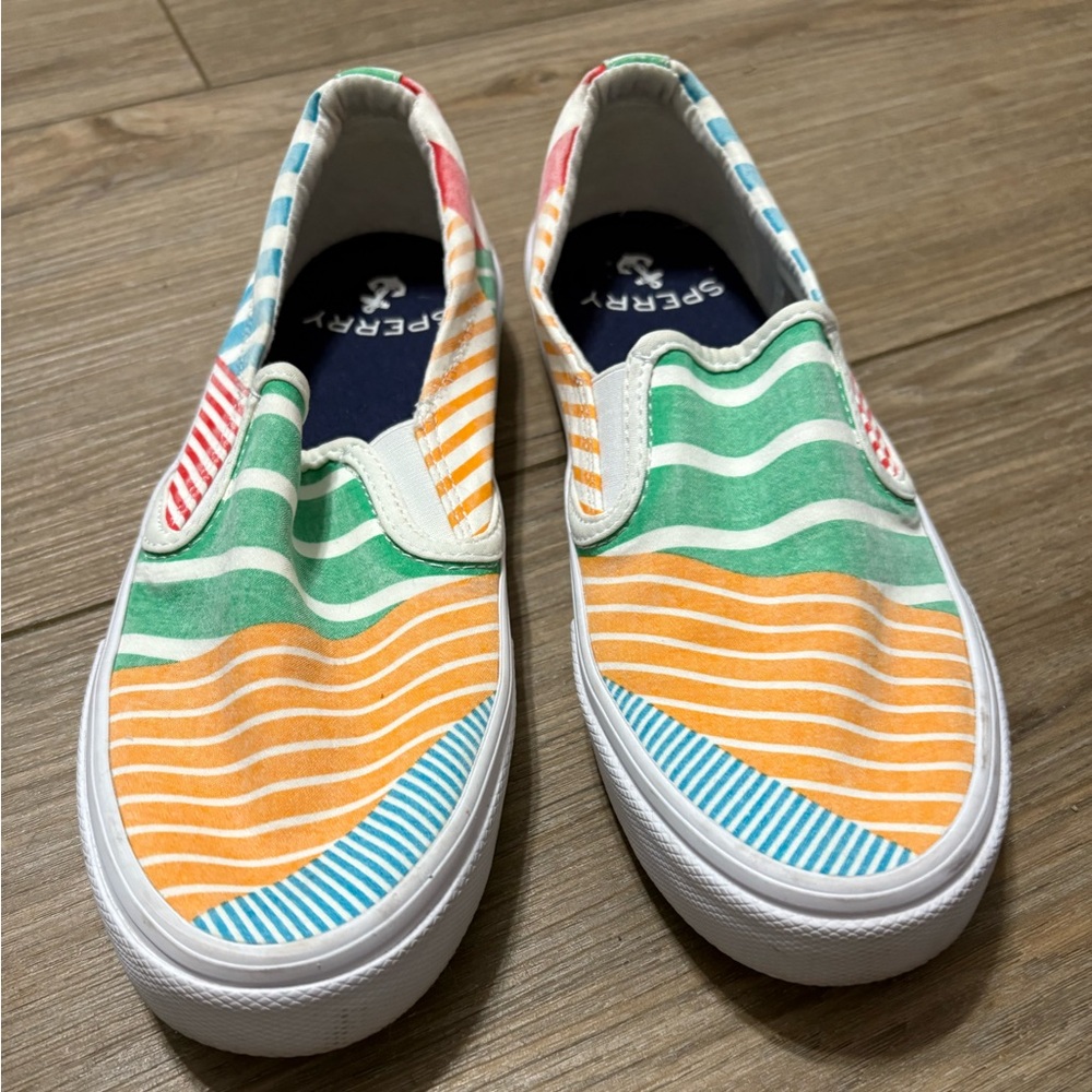 Sperry crest Women's Slip On canvas Non Marking Multicolor size US 6.5